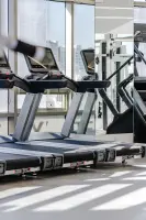 시티뷰가 펼쳐지는 유산소존 러닝머신 공간